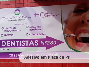 Adesivo em Placa de ps para a Dra Fávia Cristiane em Niterói
