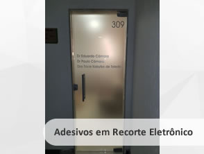 Adesivo em Recorte Eletrônico para Porta de Consultório em Niterói 