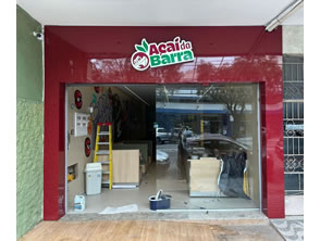 Letreiro em acm com logo em alto relevo com iluminação em Niterói