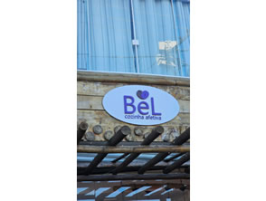 Logo em alto relevo em PVC expandido fixado em placa de ACM em Niterói