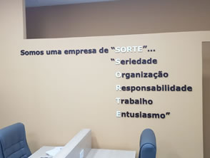  Letras em pvc expandido - Niterói