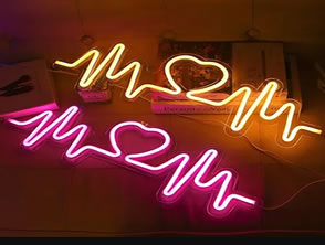 Placa Luminária em LED NEON Decorativa  na Barra da Tijuca, Rio de Janeiro, RJ;