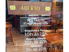Adesivo para Vitrine Restaurante em Niterói