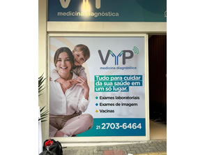 Adesivo de vitrine em Niterói