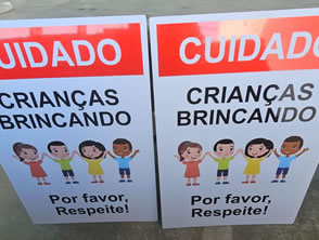 Placas de sinalização de condomínio em ACM adesivadas